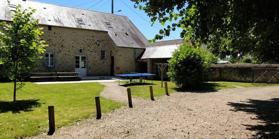 Gîte pour 15 personnes, avec terrasse et jardin