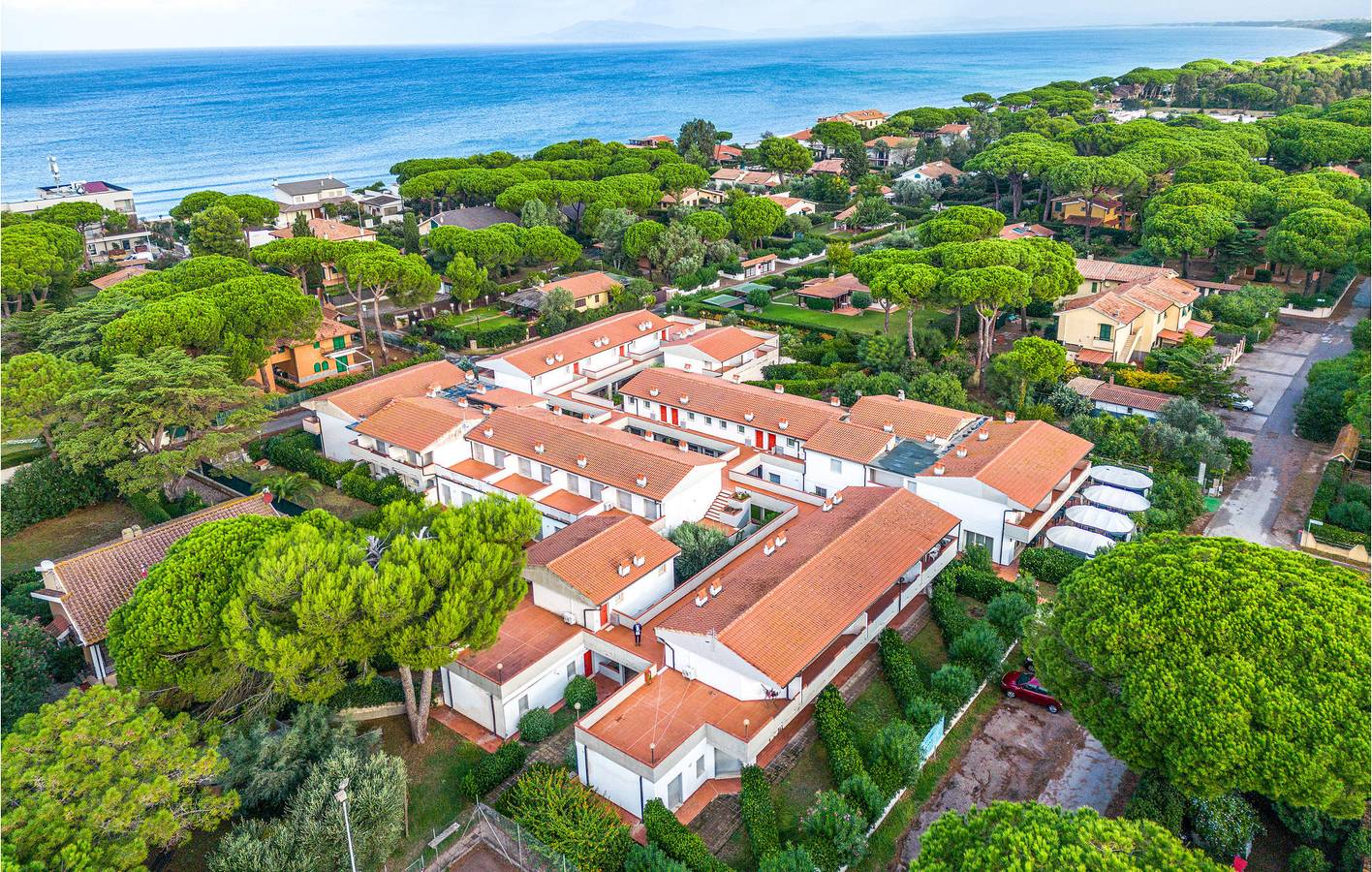 Entire holiday apartment, Beachside Haven with AC, Parking & Internet in Giannella, Grosseto Province