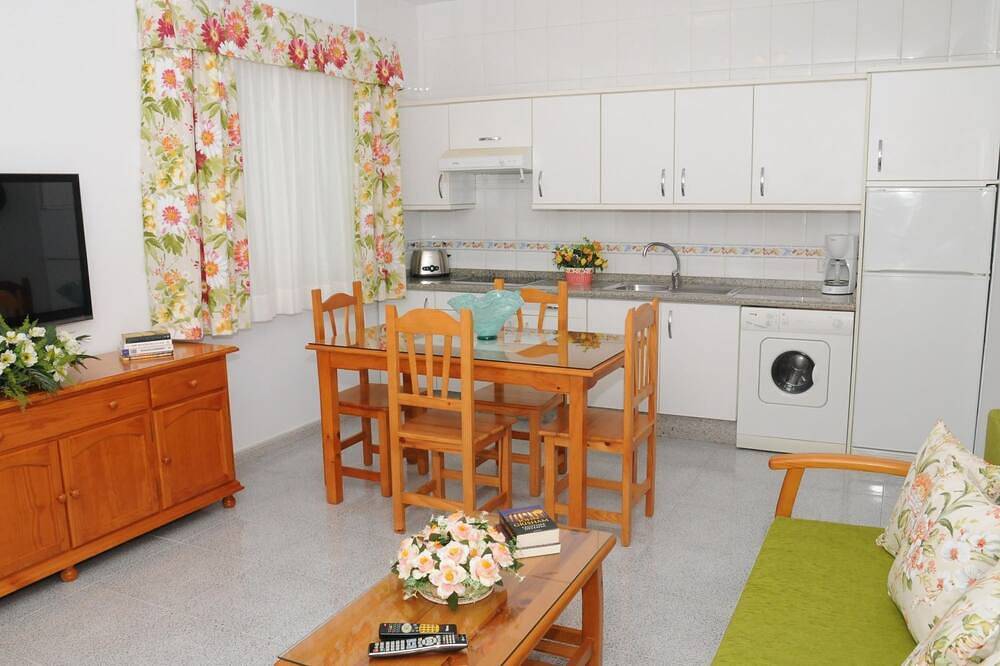 Appartement entier, Wohnung \"Double Classic\" mit Wi-Fi in Vecindario, Santa Lucía de Tirajana