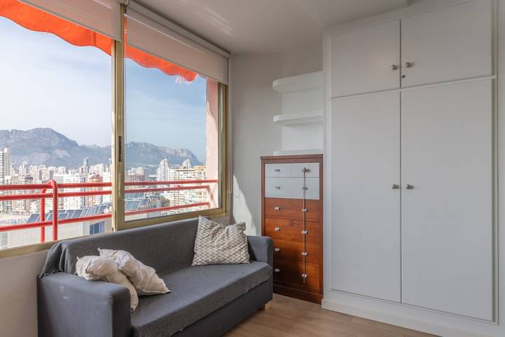 Apartamento entero, Apartamento "Don Miguel 2" con impresionantes vistas al mar, piscina compartida y Wi-Fi in Benidorm, Costa Blanca