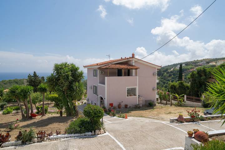 Apartment for 3 people, with Balcony and Garden