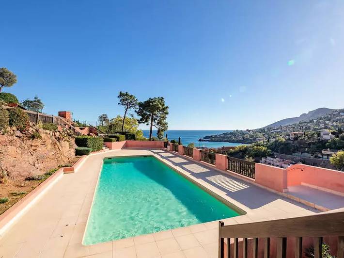 Gîte pour 4 personnes, avec piscine dans Massif de l'Esterel