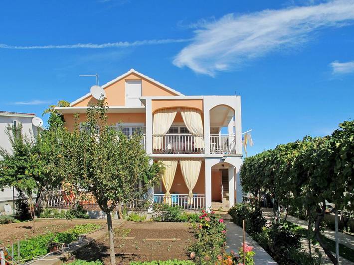 Ferienwohnung für 7 Personen, mit Garten in Biograd na Moru