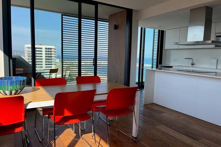 Appartamento per 6 persone, con piscina e balcone in Mataro