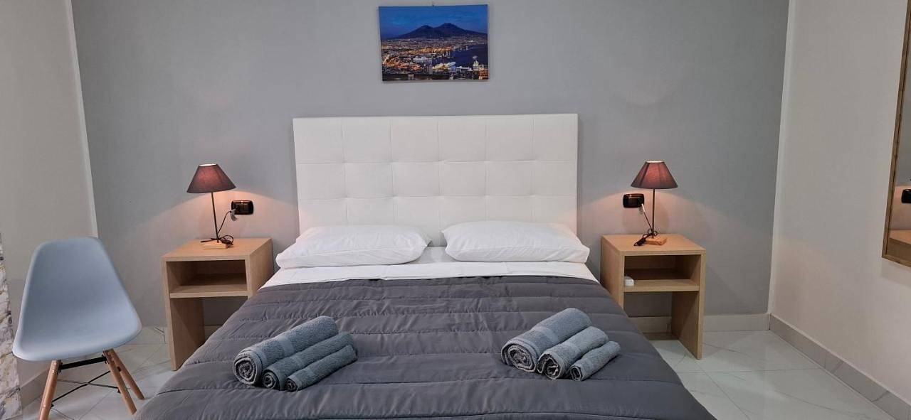 Double Room with Private Bathroom in Ercolano, Parc national du Vésuve