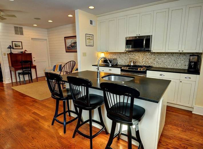 Vacation rental for 12 people, with garden and balcony in Cape May