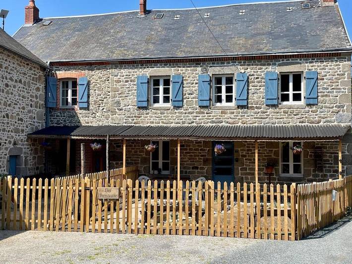 Gîte pour 8 personnes, avec jardin, animaux acceptés à Cressat