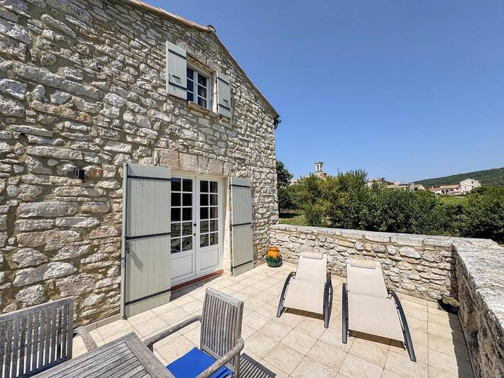 Location de vacances pour 6 personnes, avec Terrasse ainsi que Jardin et Vue à Le Garn - 2