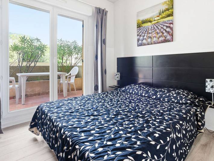 Ganze Wohnung, Gemütliches Studio mit Terrasse und Parkplatz – Haustierfreier Rückzugsort in Grasse, Mittelmeerküste (Frankreich)