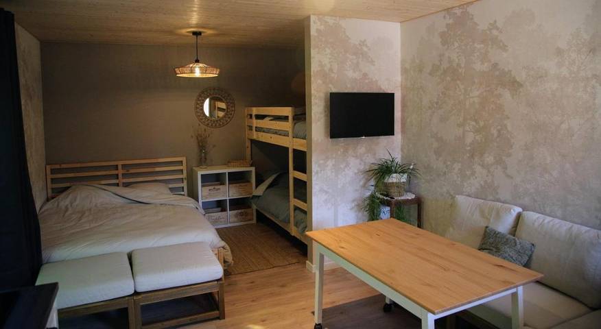 Appartement de vacances pour 4 personnes, avec vue ainsi que terrasse et jardin