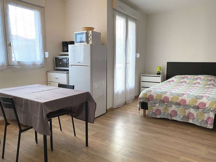 Studio pour 2 personnes, avec balcon, animaux acceptés