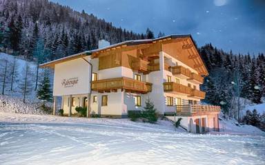 Ferienwohnung für 4 Personen, mit Ausblick und Garten in Flachau