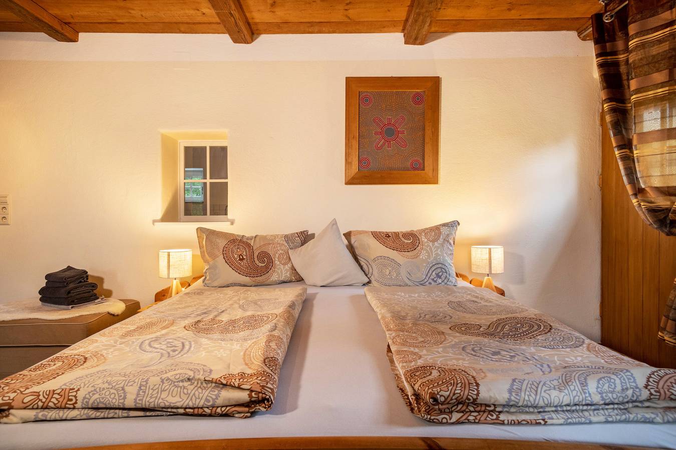 Ganze Wohnung, Ferienwohnung 'Ferienhäuschen' mit überdachter Terrasse, Blick auf den Reitplatz und ins Grüne in Ravensburg, Region Bodensee-Oberschwaben