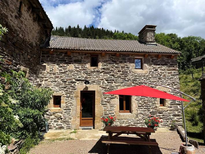 Gîte pour 6 personnes, avec terrasse dans Cubières - 3