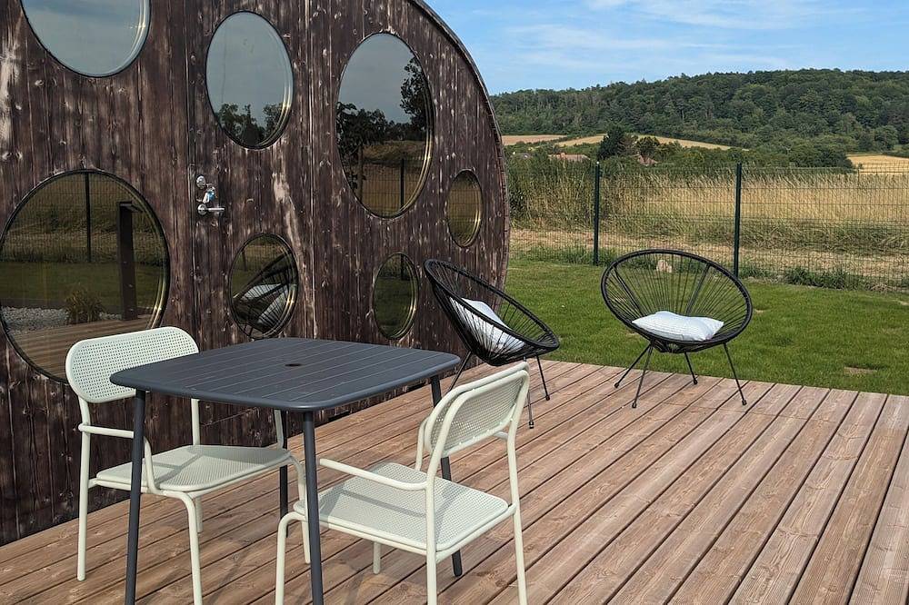 Hébergement Insolite Dans L'esprit Tinyhouse: la Tiny Bulle Pour Deux Personnes in Vignot, Región de Commercy