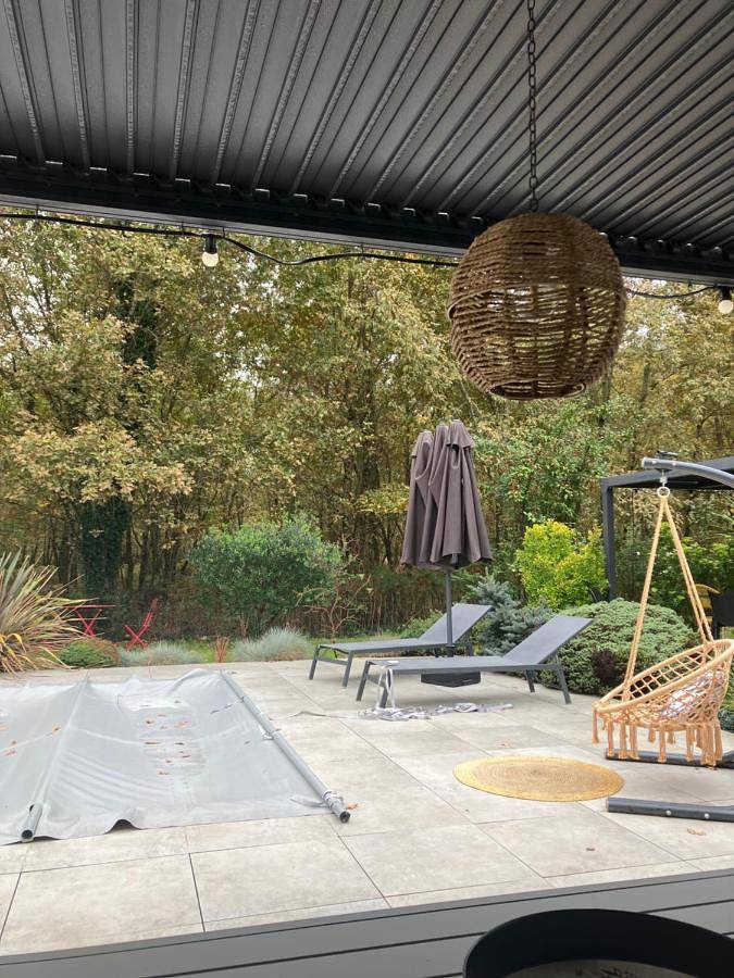 Location de vacances pour 10 personnes, avec jardin ainsi que vue et piscine à Léognan - 2