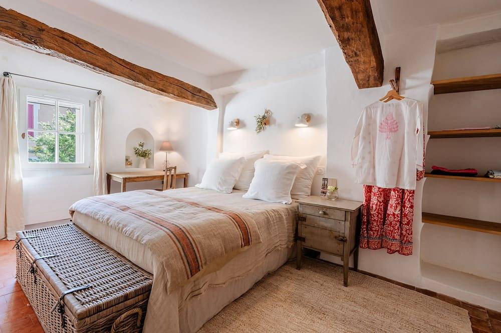 Chez Prunelle-Casa-Baño en la habitacion in Flassan, Parque natural regional del Mont Ventoux