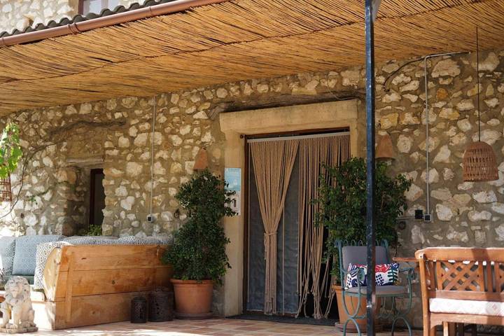 Casa de familia para 2 personas, con vistas además de jardín y piscina en Provincia de Alicante - 4