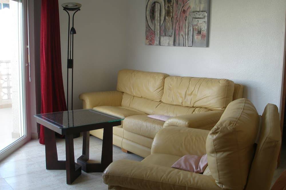 Bungalow adosado para 4-5 personas, 60m de la playa de arena y cerca del centro in Playa Moncayo, Guardamar del Segura