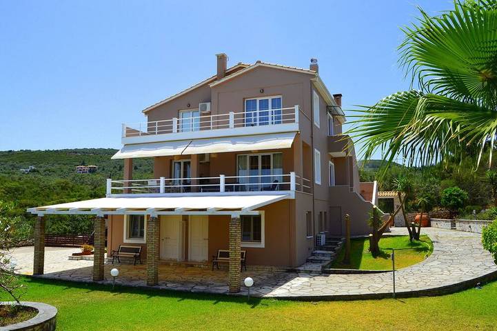 Ferienhaus für 14 Personen, mit Terrasse und Garten