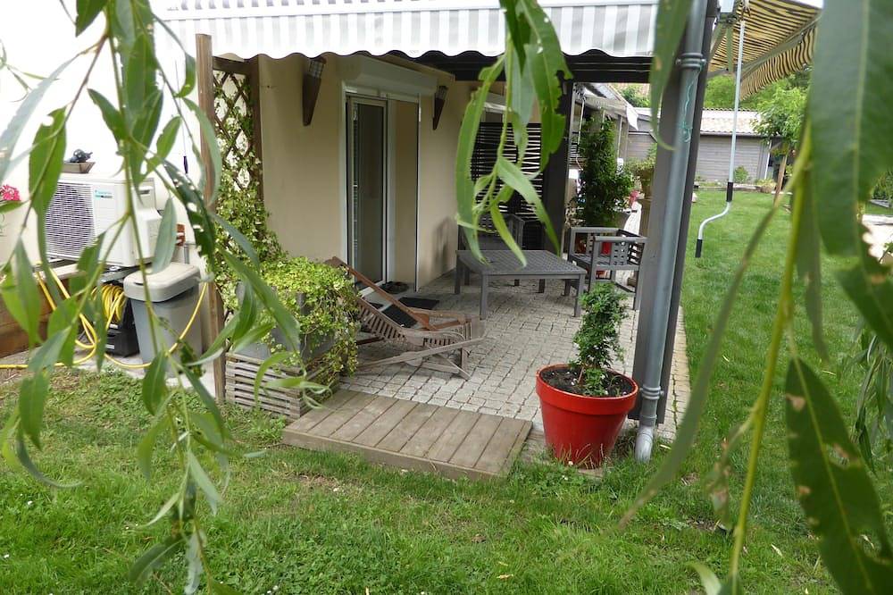 Entire apartment, Gite for 2 persons in Latresne, Bordeaux region