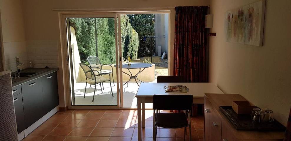 Location de vacances pour 2 personnes, avec jardin et sauna ainsi que vue et piscine à Saint-Nazaire (Gard) - 4