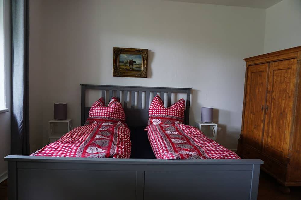 Geheel appartement, Living in a small village in the middle of nature many lakes forest and hiking trails in Friedland, Regio Oder-Spree