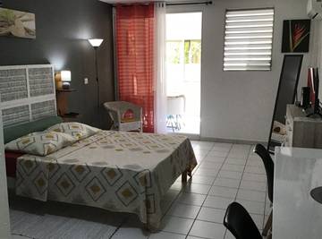 Gîte pour 2 personnes, avec jardin à Le Gosier