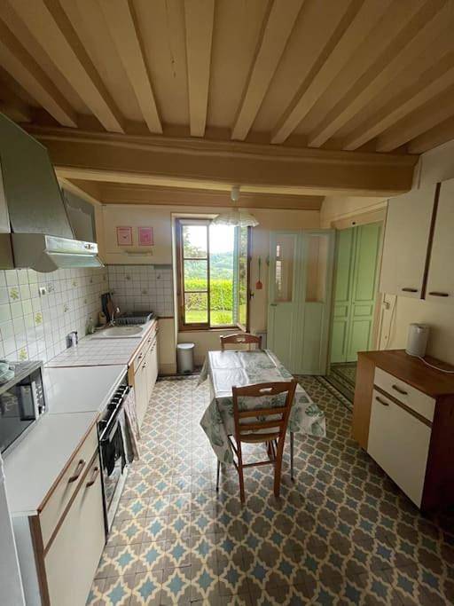 Location de vacances pour 3 personnes, avec jardin ainsi que balcon et vue à Anost - 3