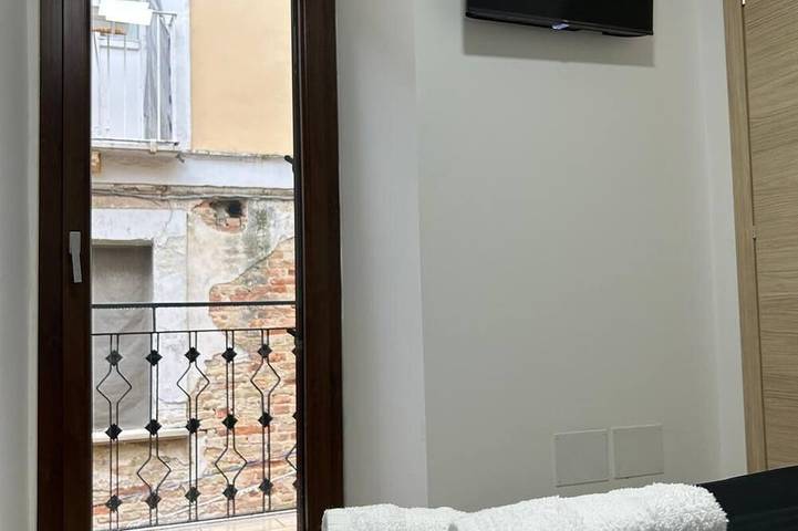 Appartamento intero, Camera matrimoniale con bagno privato e balcone in Spoltore, Provincia di Pescara
