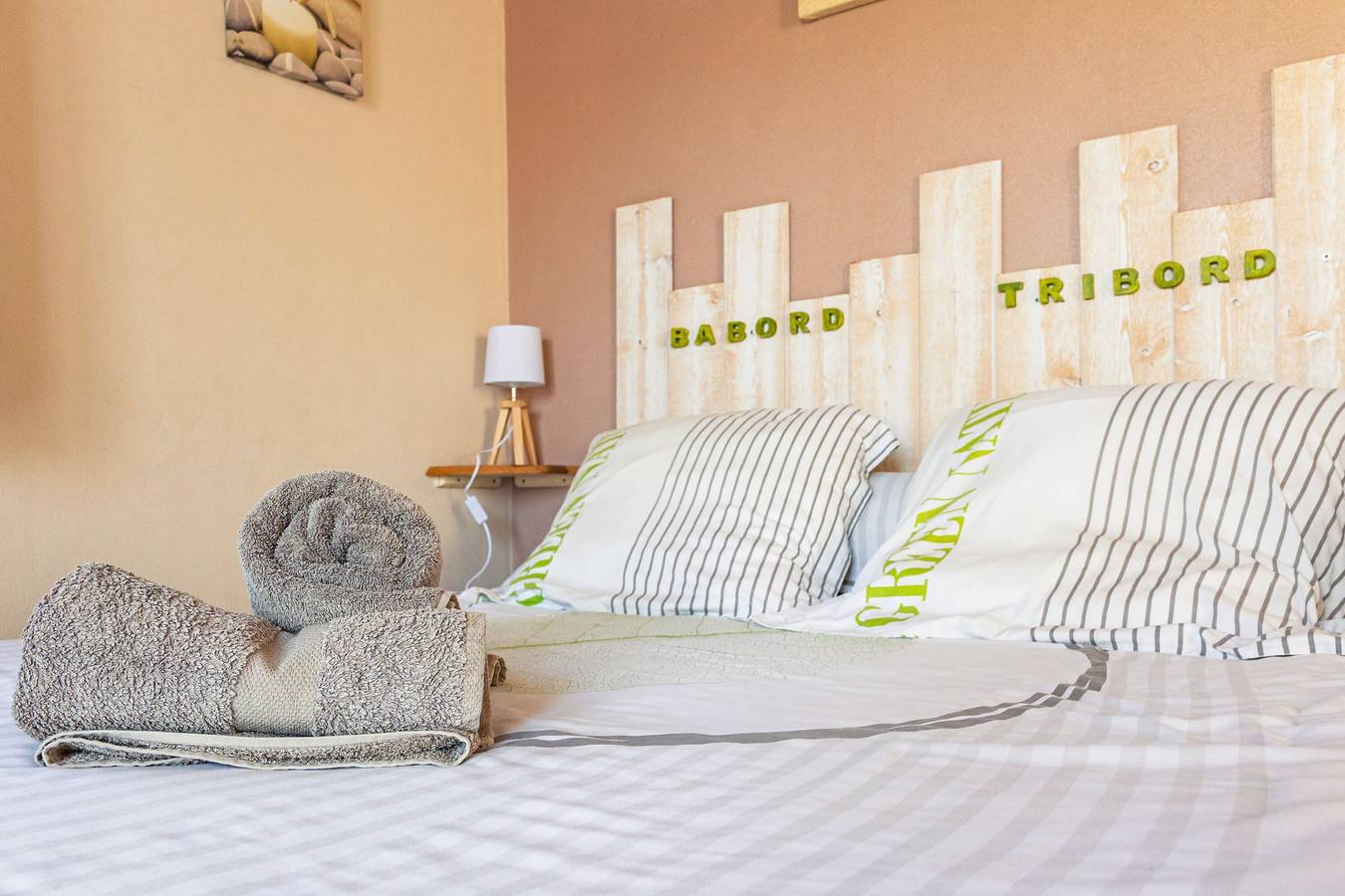 Chambre d’hôtes « Les Enclouses » avec terrasse privée et Wi-Fi in Dolus-d'Oléron, Côte de Beauté