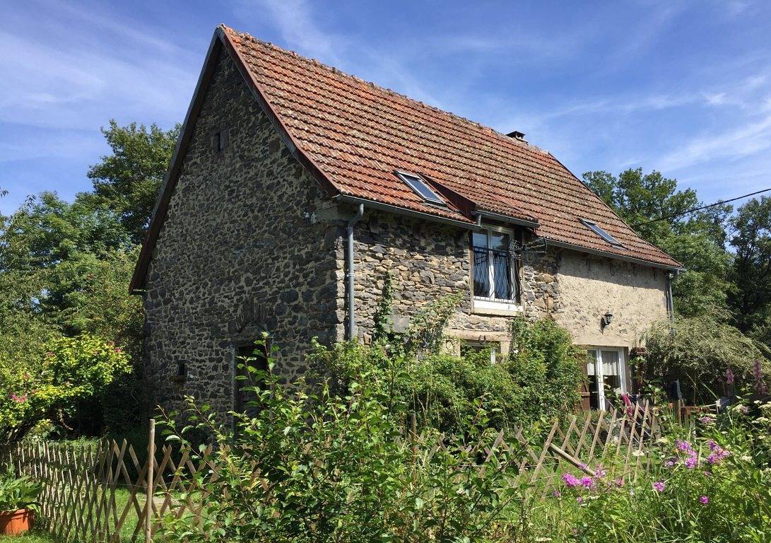 Gîte proche Salers et Puy Mary in Massif central