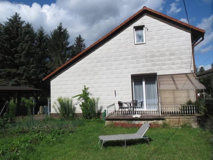 Ferienhaus für 4 Personen, mit Garten und Terrasse in Wartburg