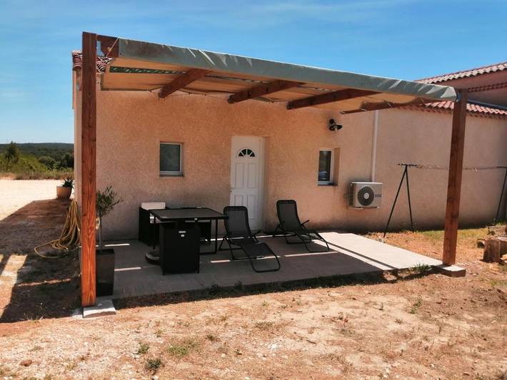 Appartement de vacances pour 4 personnes, avec jardin ainsi que piscine et vue