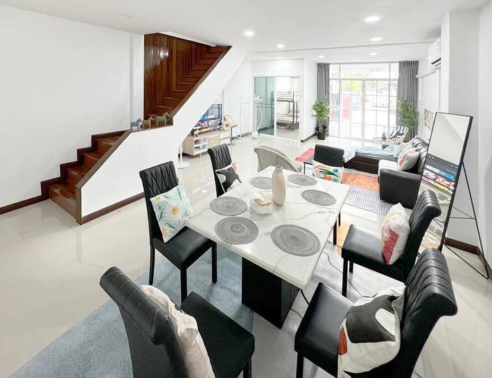 Villa pour 14 personnes, avec terrasse à Bangkok