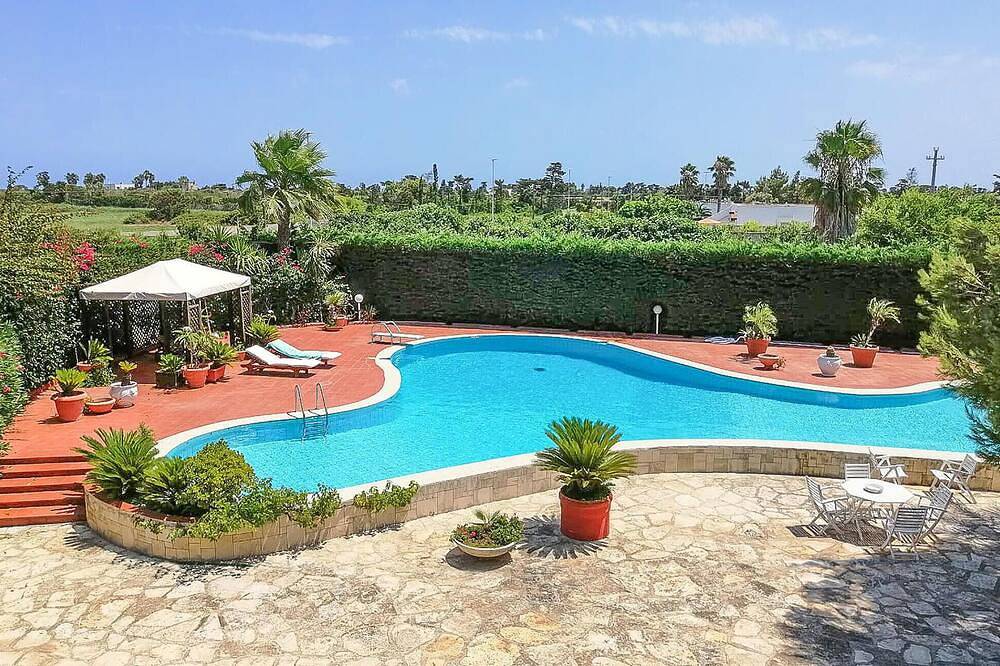 Entire apartment, 2 bedroom lovely apartment in Frigole in Lecce, Lecce Province
