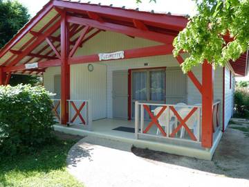 Gîte pour 4 personnes, avec piscine ainsi que jardin et vue à Nérac