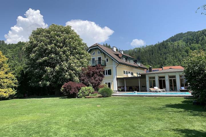 Landhaus mit herrlichem Garten, Pool und Freizeitanlage für bis zu 12 Gäste in Völkermarkt, Lavanttaler Alpen