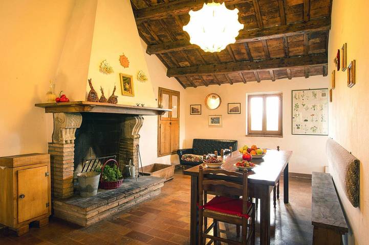 Landhaus in Monterado mit Pool in Monterado, Trecastelli