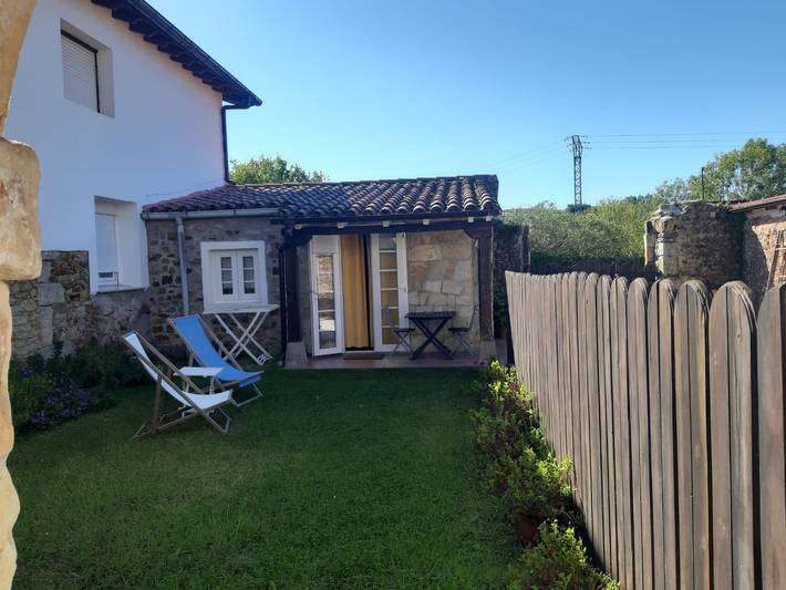 Estúdio Minimalista em Galizano com Terraço Privado, Jardim Privativo e Wi-Fi in Galizano, Ribamontán al Mar