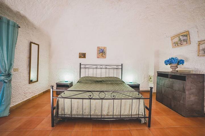 Jamm - House with hot tub, terrace and parking in Termini Napoli, Massa Lubrense