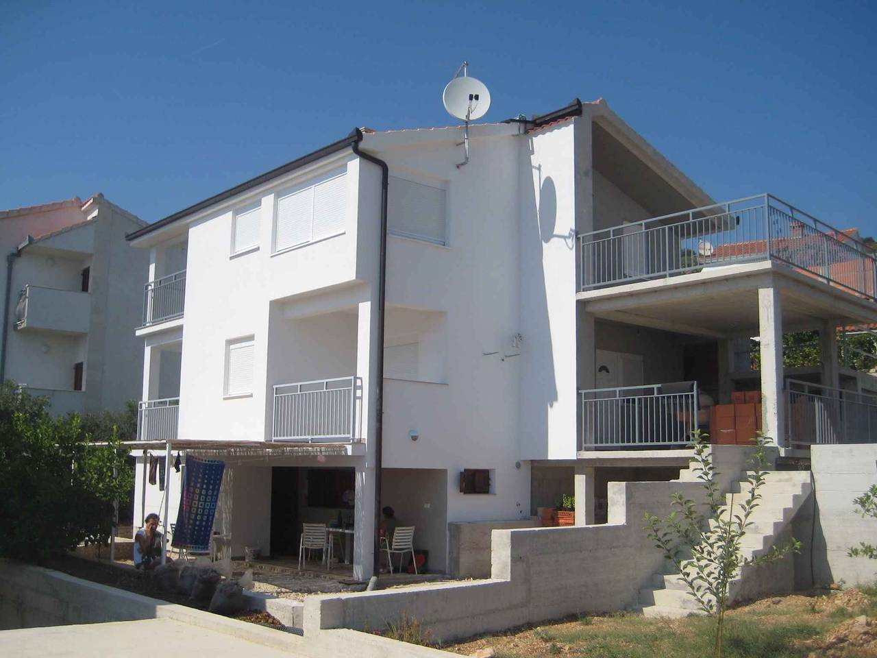 Geheel vakantieappartement, Vakantiewoning 80 m van het strand in Okrug Gornji, Čiovo