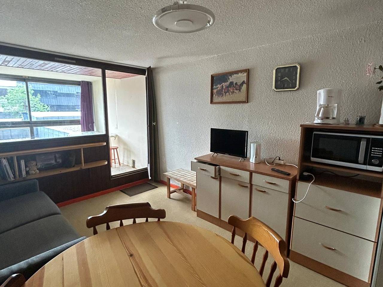 Studio entier, Studio cosy 4 pers au centre, Wifi, balcon sud in Super Besse, Besse-et-Saint-Anastaise