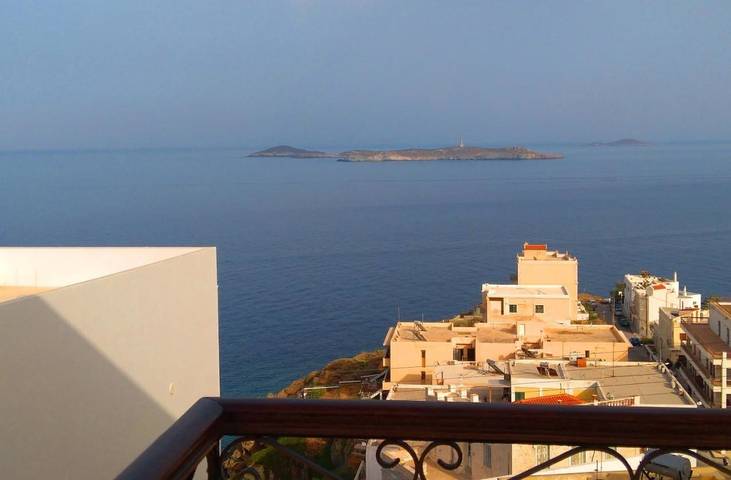 Maison d’hôte pour 2 personnes, avec vue et terrasse dans Syros - 2