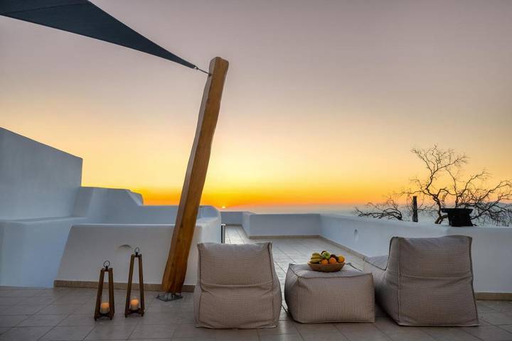 Ferienhaus für 6 Personen, mit Garten und Whirlpool in Thera