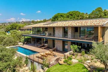 Villa pour 10 personnes, avec jardin dans Santa Giulia