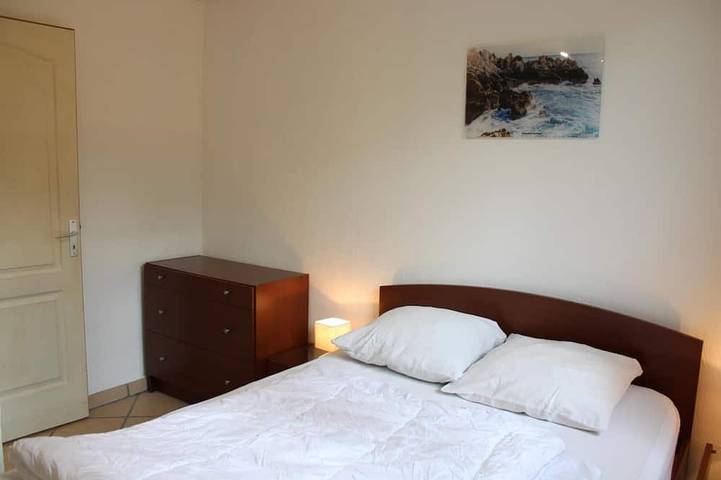 Location de vacances pour 4 personnes, avec piscine à Contes - 2