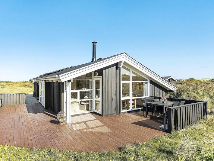 Ferienhaus für 8 Personen, mit Whirlpool und Terrasse sowie Pool und Sauna in Nørlev Strand
