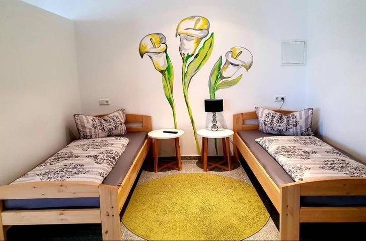 Ferienwohnung für 4 Personen, mit Ausblick in Sinsheim