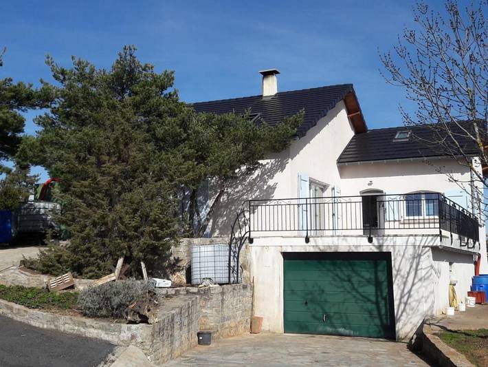 Location de vacances pour 6 personnes, avec vue et terrasse à Saint-André-de-Vézines - 4